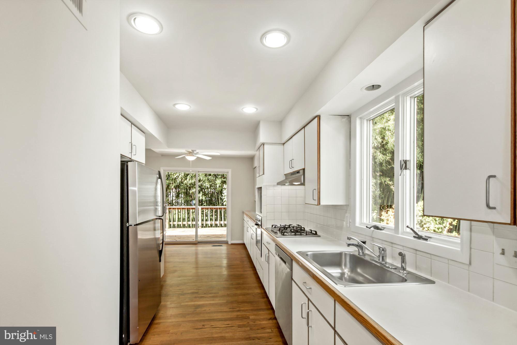 6203 Winston Drive Bethesda, MD 20817 - Photo 10 of 35 Recessed Lights