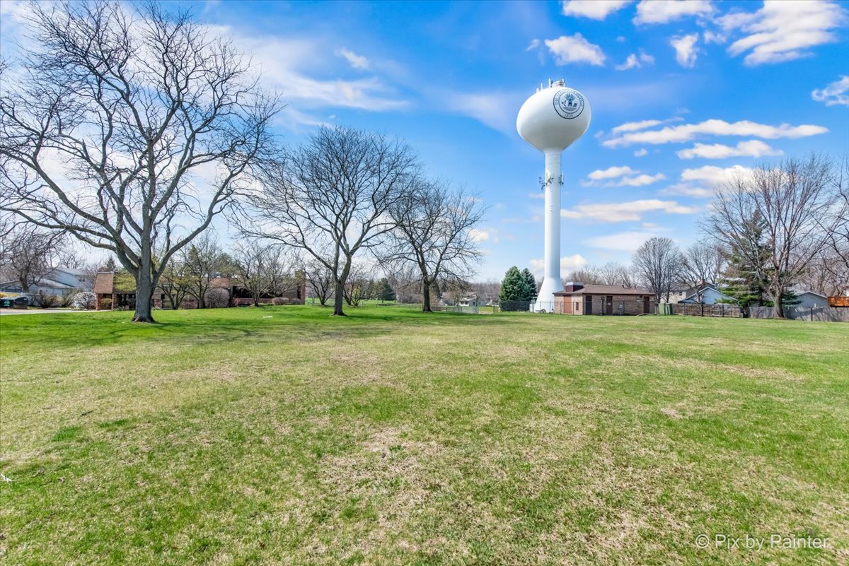 6-s018 Steeple Run Drive, Unit 6S018 Naperville, IL 60540 - Photo 21 of 22 a view of a volley ball court
