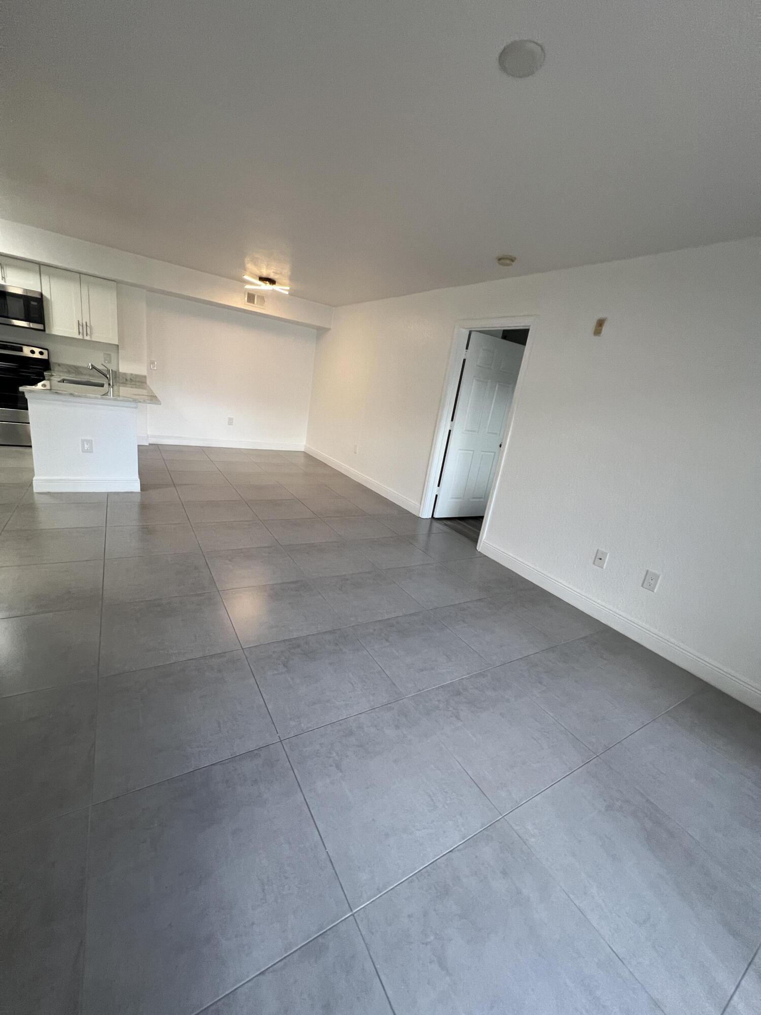 191 Southwest Palm Drive, Unit 105 Port St. Lucie, FL 34986 - Photo 13 of 23 IMG_9915