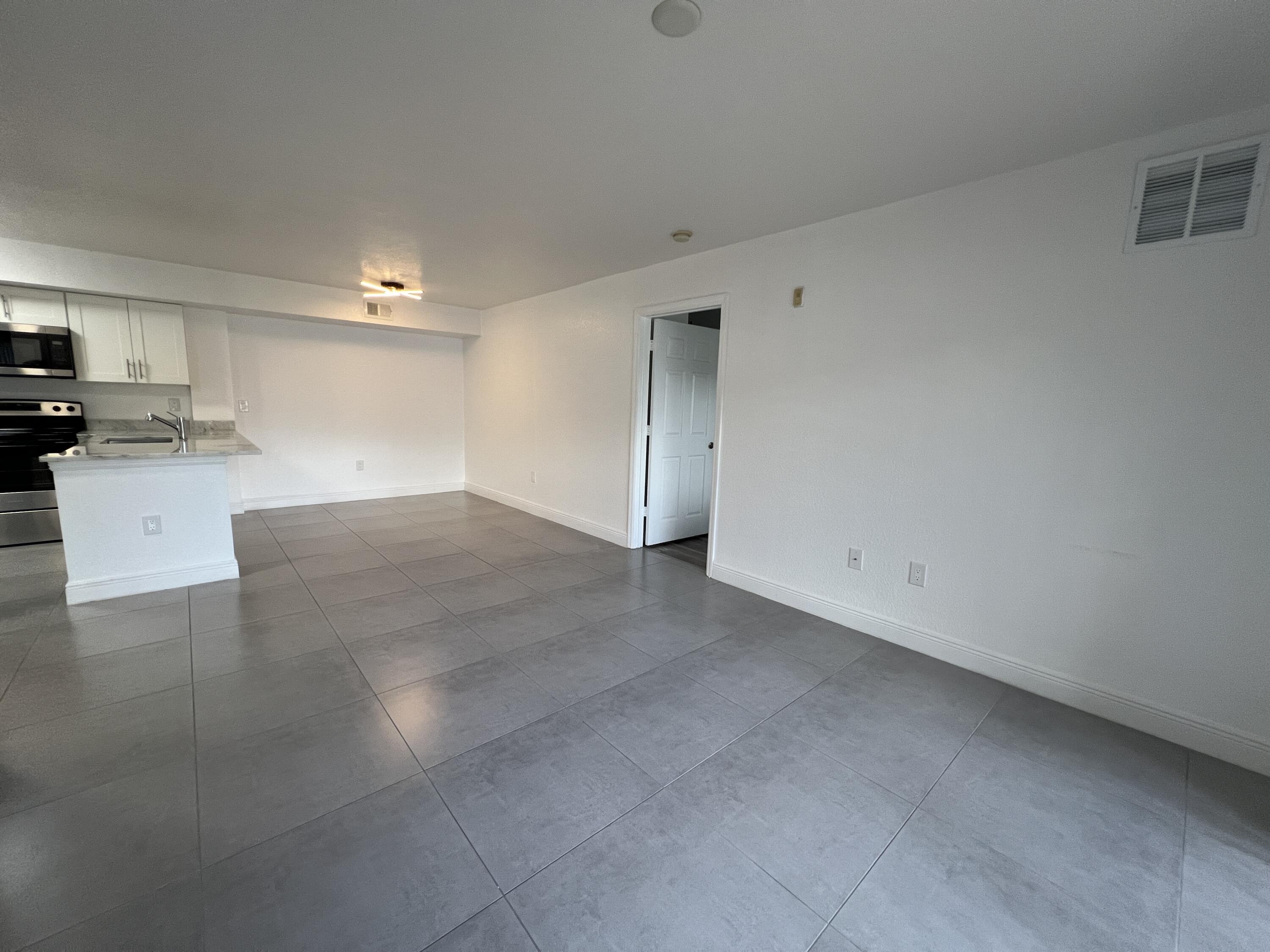 191 Southwest Palm Drive, Unit 105 Port St. Lucie, FL 34986 - Photo 14 of 23 IMG_9914