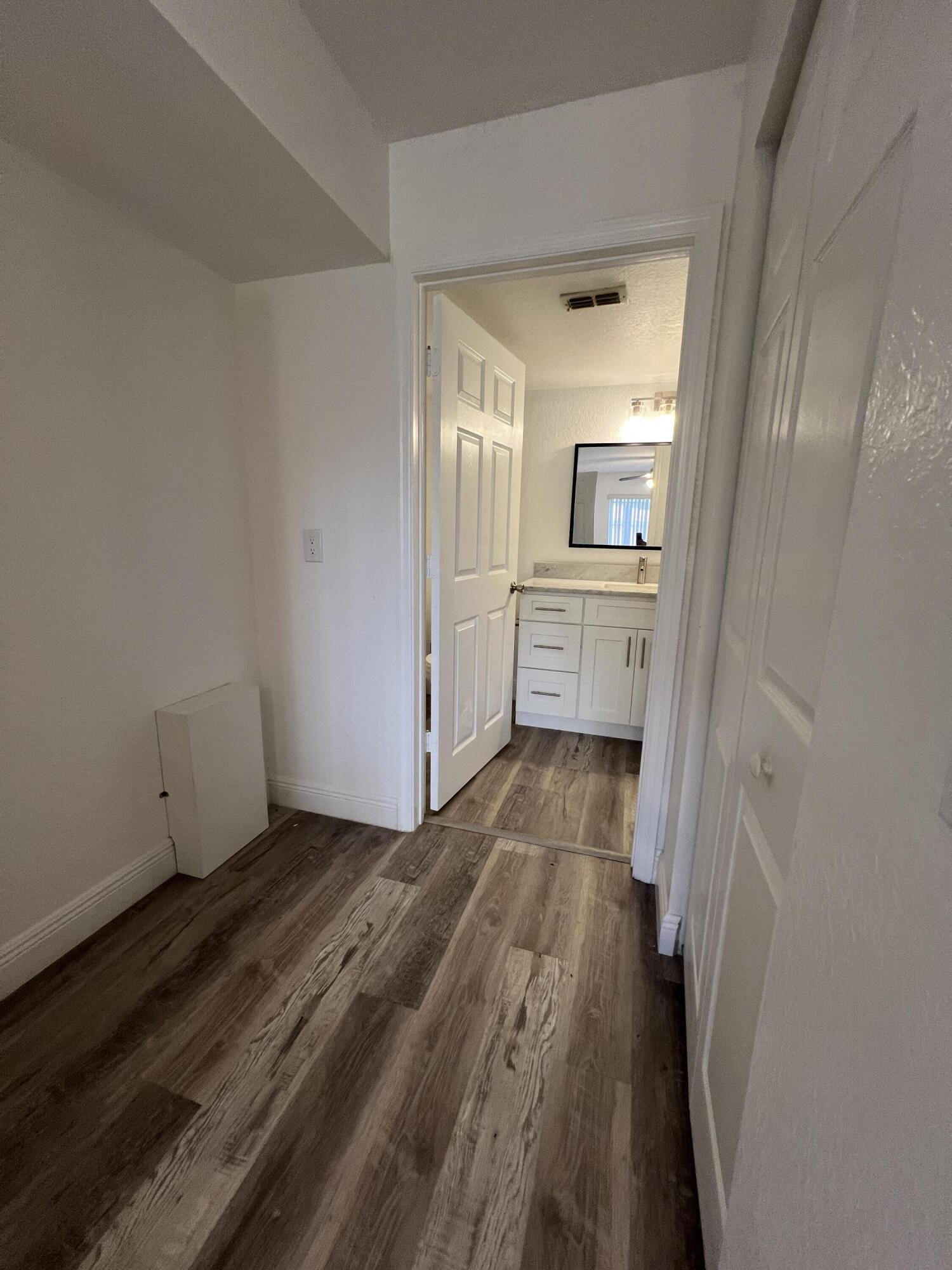 191 Southwest Palm Drive, Unit 105 Port St. Lucie, FL 34986 - Photo 18 of 23 IMG_9901