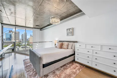 $419,999 | 690 Southwest 1st Court, Unit 1709, Miami, FL 33130