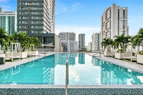 $419,999 | 690 Southwest 1st Court, Unit 1709, Miami, FL 33130