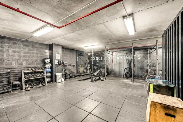 a close up view of a washer and dryer