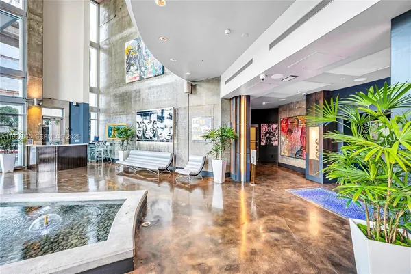 $419,999 | 690 Southwest 1st Court, Unit 1709, Miami, FL 33130