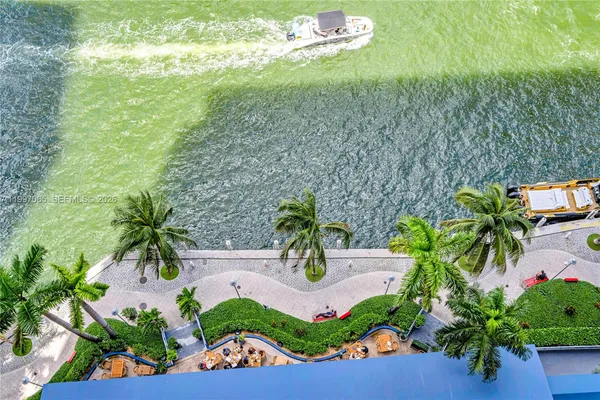 $419,999 | 690 Southwest 1st Court, Unit 1709, Miami, FL 33130