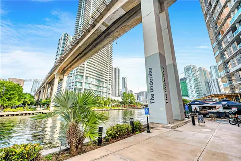 $419,999 | 690 Southwest 1st Court, Unit 1709, Miami, FL 33130