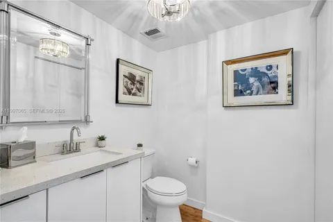 $419,999 | 690 Southwest 1st Court, Unit 1709, Miami, FL 33130