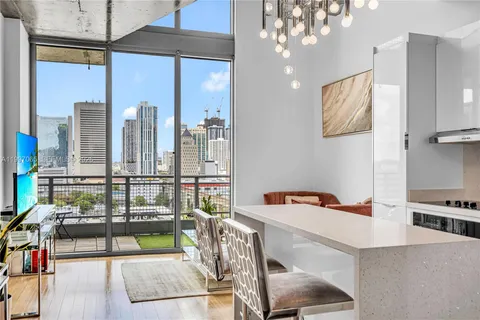 $419,999 | 690 Southwest 1st Court, Unit 1709, Miami, FL 33130
