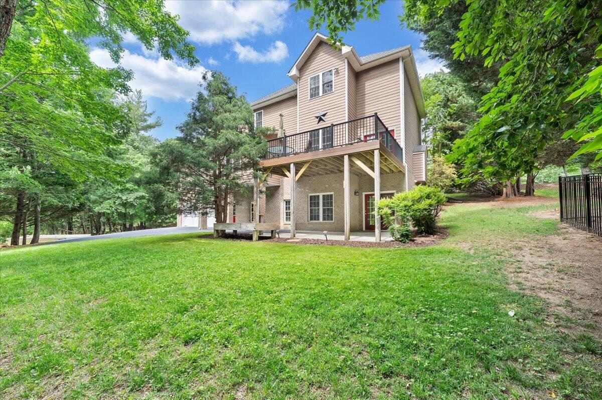 1236 Longview Road Roanoke, VA 24018 - Photo 48 of 58 049