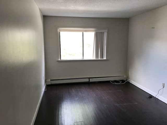 13 Strawberry Bank Road, Unit 4 Nashua, NH 03062 - Photo 3 of 7