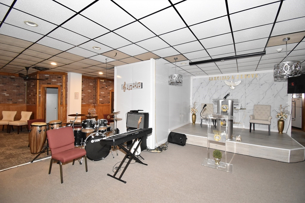 570-582 Main Street Springfield, MA 01105 - Photo 8 of 23 Gallery Image 8