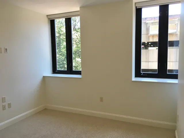 $2,121 | 875 Elm Street, Unit 206, Manchester, NH 03101