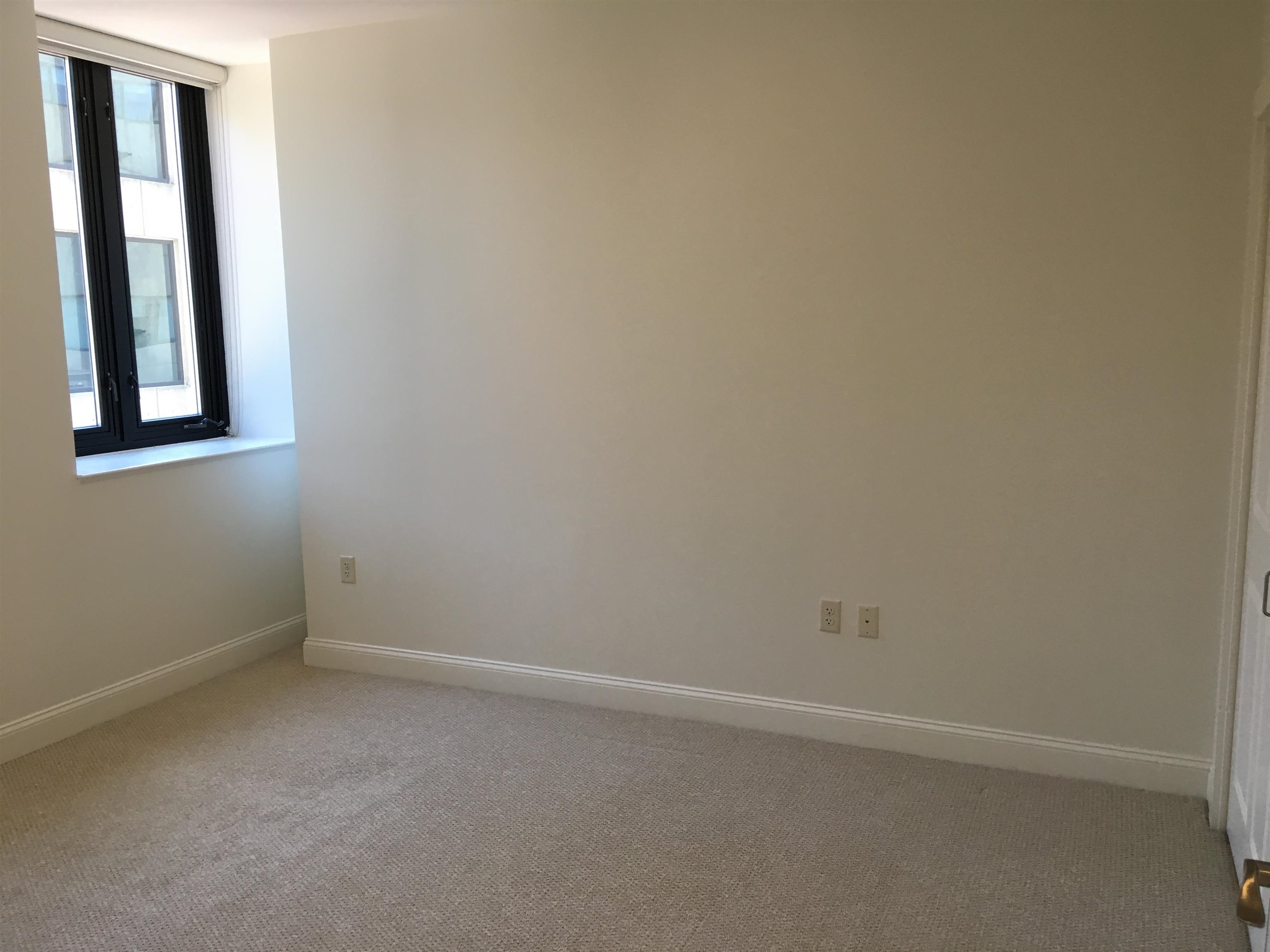 875 Elm Street, Unit 206 Manchester, NH 03101 - Photo 18 of 40