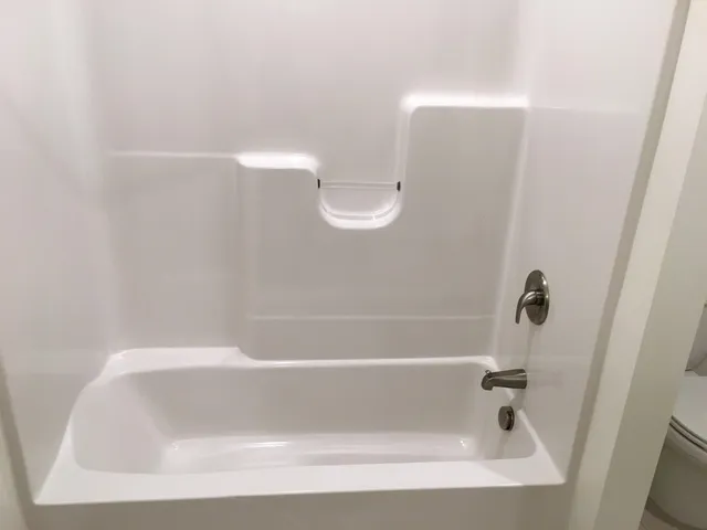 $2,121 | 875 Elm Street, Unit 206, Manchester, NH 03101