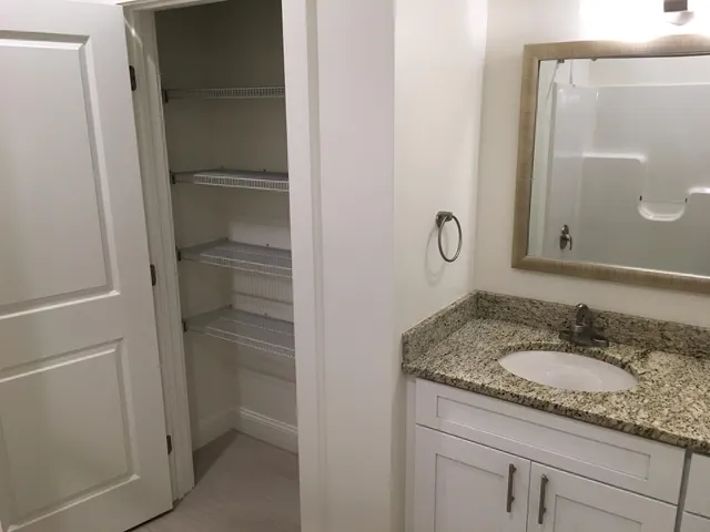 $2,121 | 875 Elm Street, Unit 206, Manchester, NH 03101