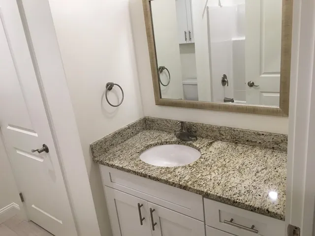 $2,121 | 875 Elm Street, Unit 206, Manchester, NH 03101