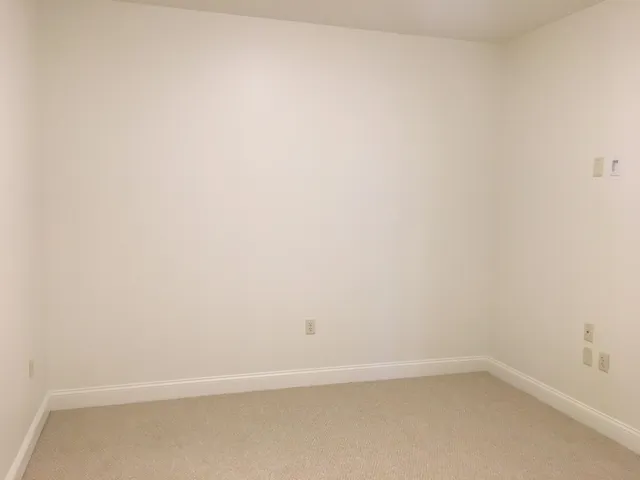 $2,121 | 875 Elm Street, Unit 206, Manchester, NH 03101