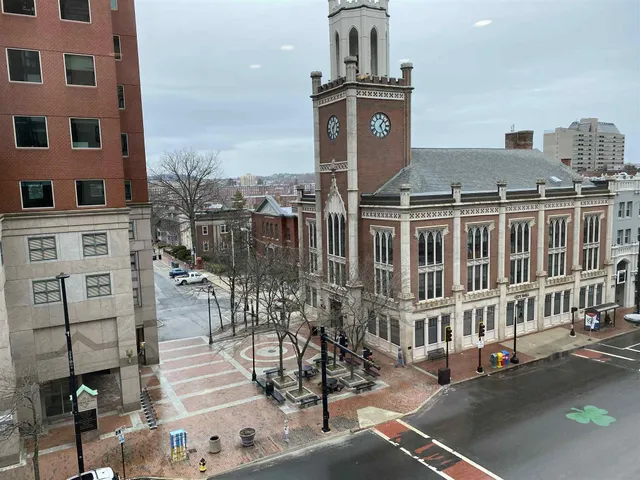 $2,121 | 875 Elm Street, Unit 206, Manchester, NH 03101