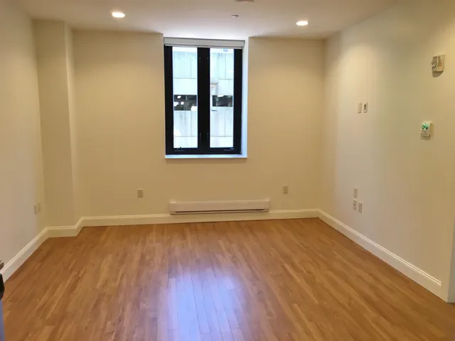 $2,121 | 875 Elm Street, Unit 206, Manchester, NH 03101