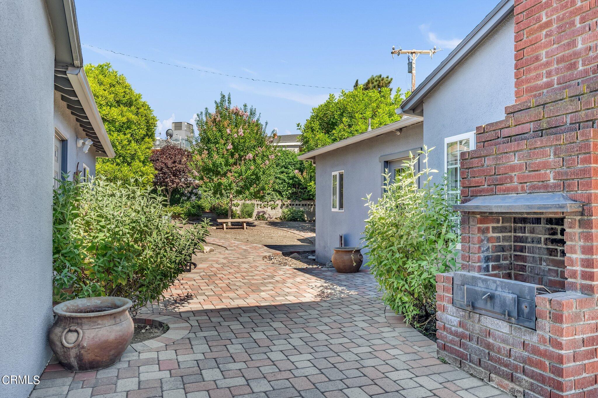 4632 Pennsylvania Avenue La Crescenta, CA 91214 - Photo 24 of 41 a view of a backyard with potted plants