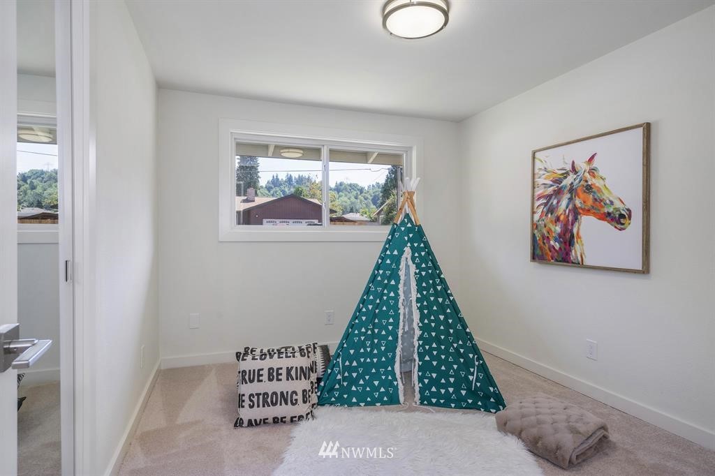 3920 Southeast 11th Street Renton, WA 98058 - Photo 17 of 23 Gallery Image 17