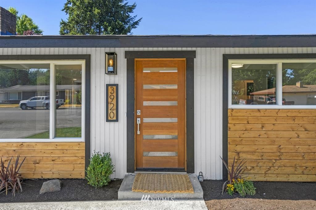 3920 Southeast 11th Street Renton, WA 98058 - Photo 4 of 23 Gallery Image 4