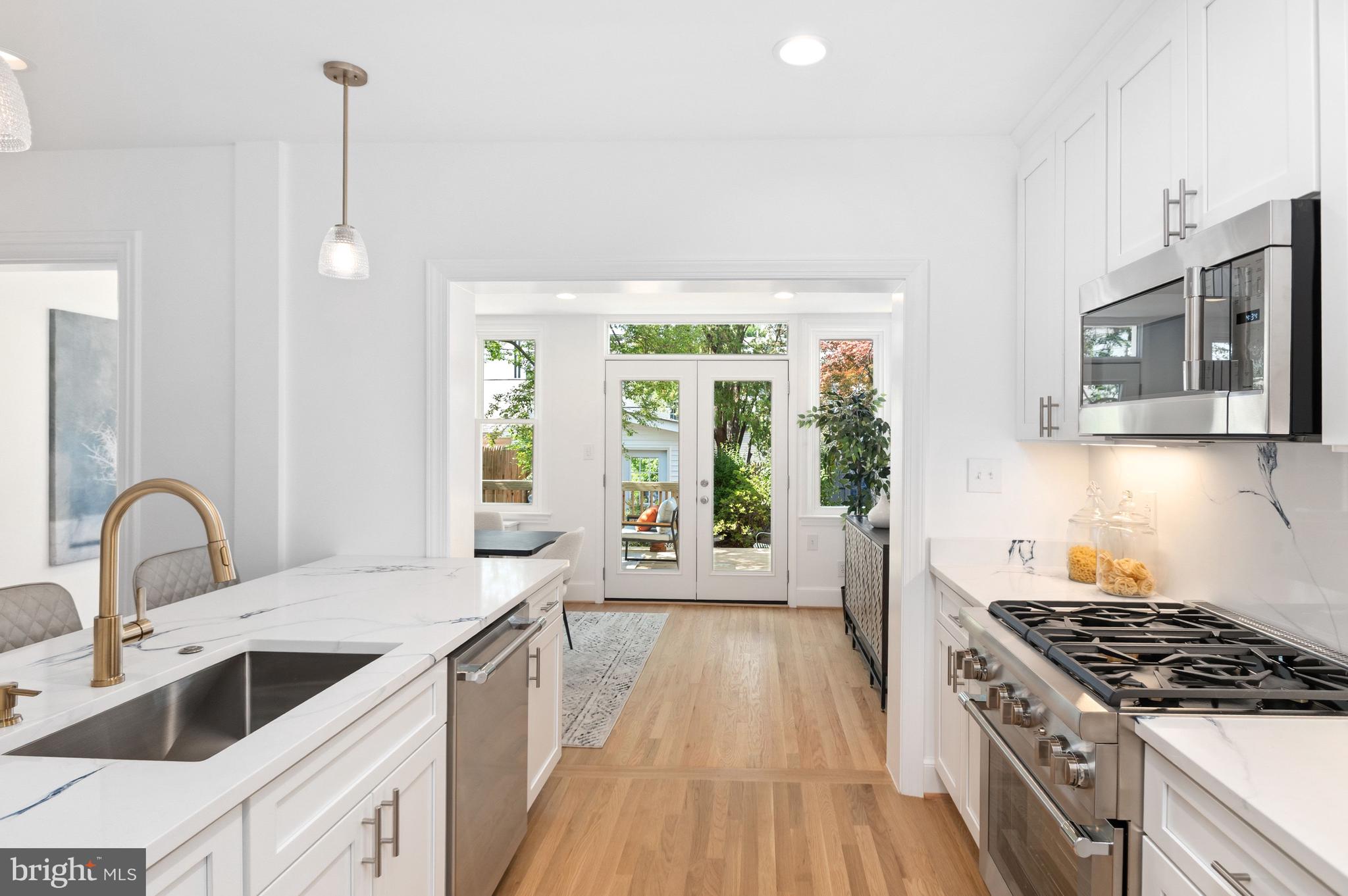 3533 R Street Northwest Washington, DC 20007 - Photo 9 of 27