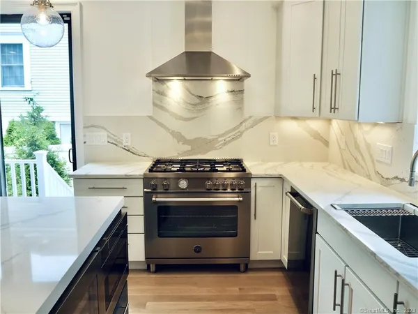 $9,500 | 70 Seminary Street, Unit 1, New Canaan, CT 06840
