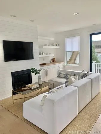 $9,500 | 70 Seminary Street, Unit 1, New Canaan, CT 06840