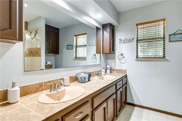 $1,350,000 | 1522-1524 16th Street, Rockport, TX 78382