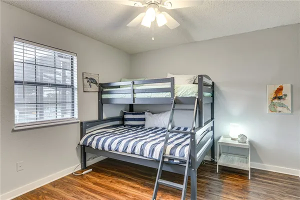 $1,350,000 | 1522-1524 16th Street, Rockport, TX 78382
