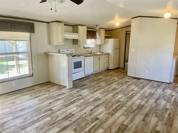 $1,350,000 | 1522-1524 16th Street, Rockport, TX 78382