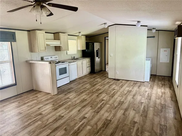 $1,350,000 | 1522-1524 16th Street, Rockport, TX 78382