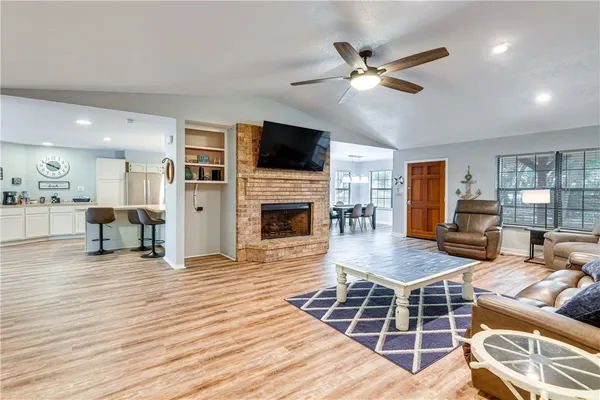 $1,350,000 | 1522-1524 16th Street, Rockport, TX 78382
