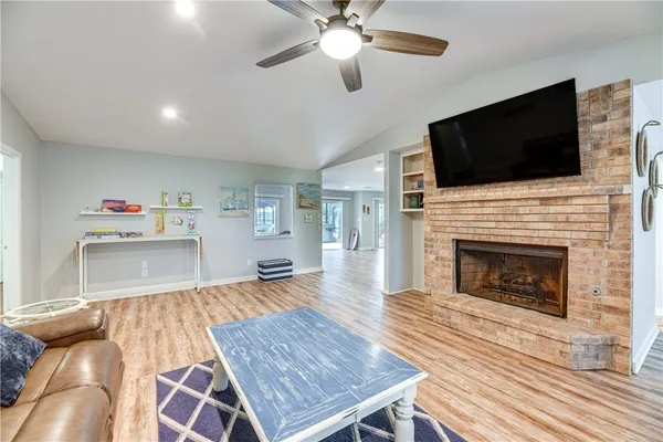 $1,350,000 | 1522-1524 16th Street, Rockport, TX 78382