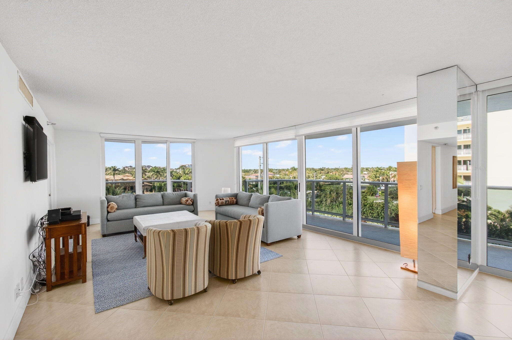 350 South Ocean Boulevard, Unit 3C Boca Raton, FL 33432 - Photo 7 of 109 Lots of Natural Light!