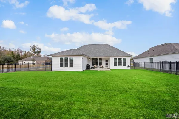 $425,000 | 39215 Canopy Court, Gonzales, LA 70737