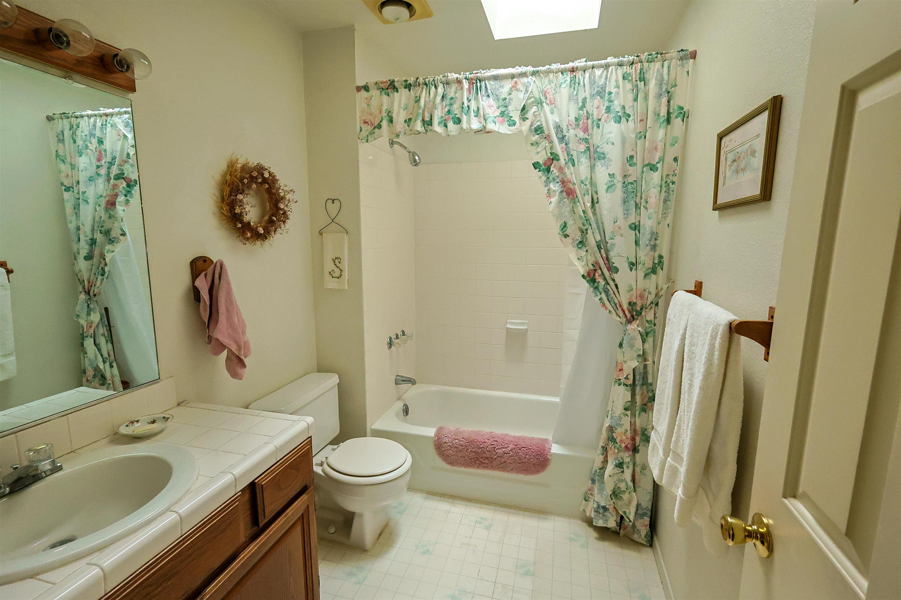 215 Humbug Road Yreka, CA 96097 - Photo 14 of 28 Gallery Image 14