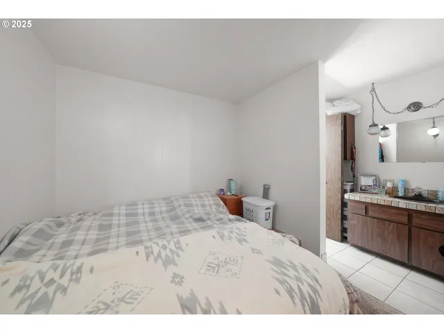 $589,900 | 333 South Old Pacific Highway, Myrtle Creek, OR 97457