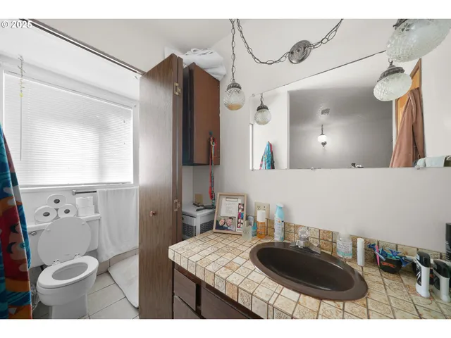 $589,900 | 333 South Old Pacific Highway, Myrtle Creek, OR 97457