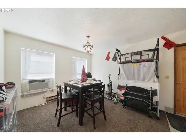 $589,900 | 333 South Old Pacific Highway, Myrtle Creek, OR 97457