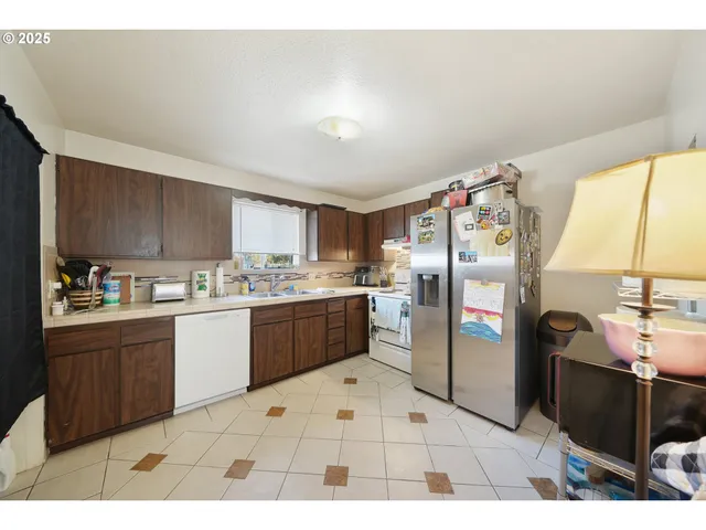 $589,900 | 333 South Old Pacific Highway, Myrtle Creek, OR 97457