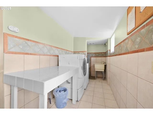 $589,900 | 333 South Old Pacific Highway, Myrtle Creek, OR 97457