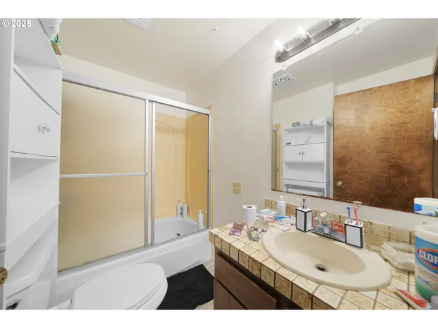 $589,900 | 333 South Old Pacific Highway, Myrtle Creek, OR 97457