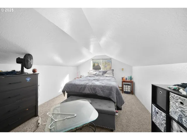 $589,900 | 333 South Old Pacific Highway, Myrtle Creek, OR 97457