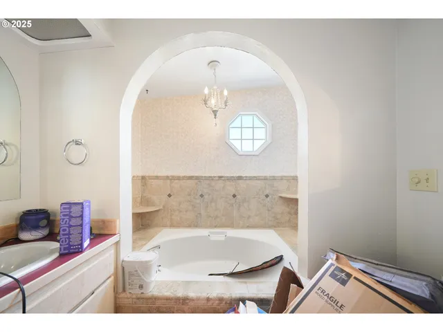 $589,900 | 333 South Old Pacific Highway, Myrtle Creek, OR 97457