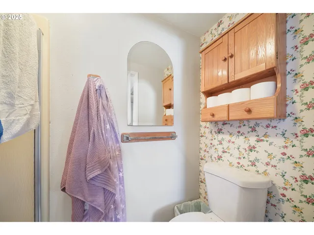 $589,900 | 333 South Old Pacific Highway, Myrtle Creek, OR 97457