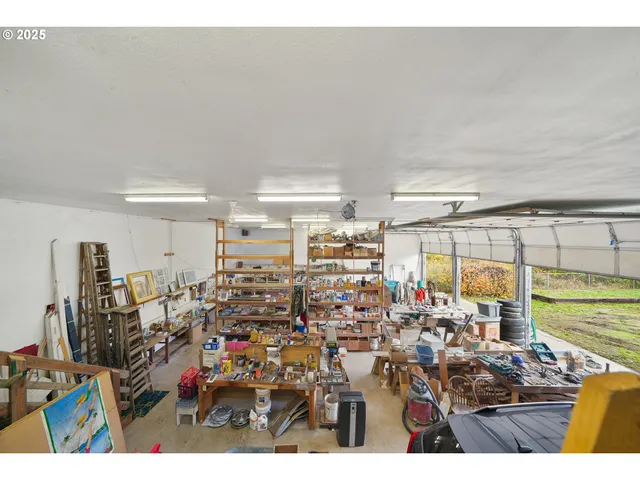 $589,900 | 333 South Old Pacific Highway, Myrtle Creek, OR 97457