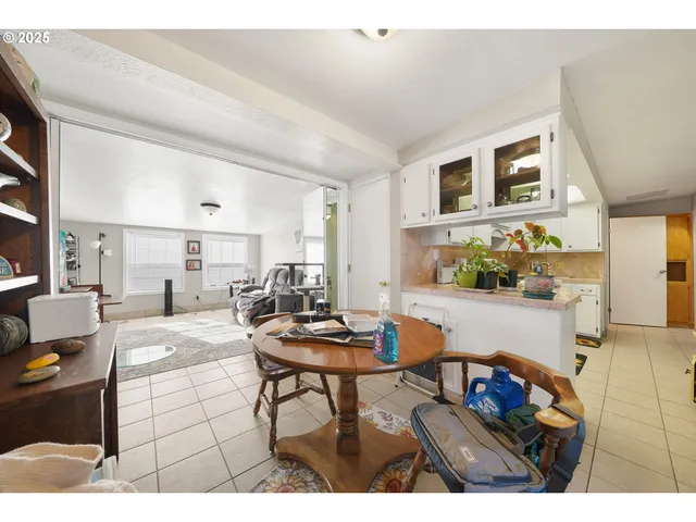 $589,900 | 333 South Old Pacific Highway, Myrtle Creek, OR 97457